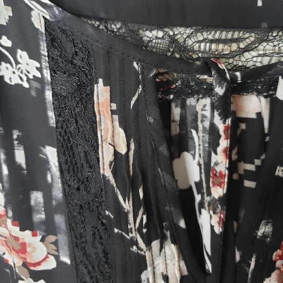 WHBM Blouse - Picture 8 of 15